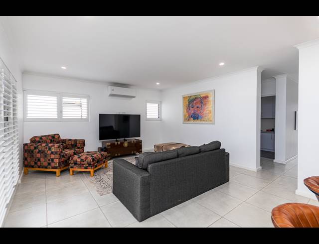 3 BEDROOM FREEHOLD FOR SALE IN SANDOWN